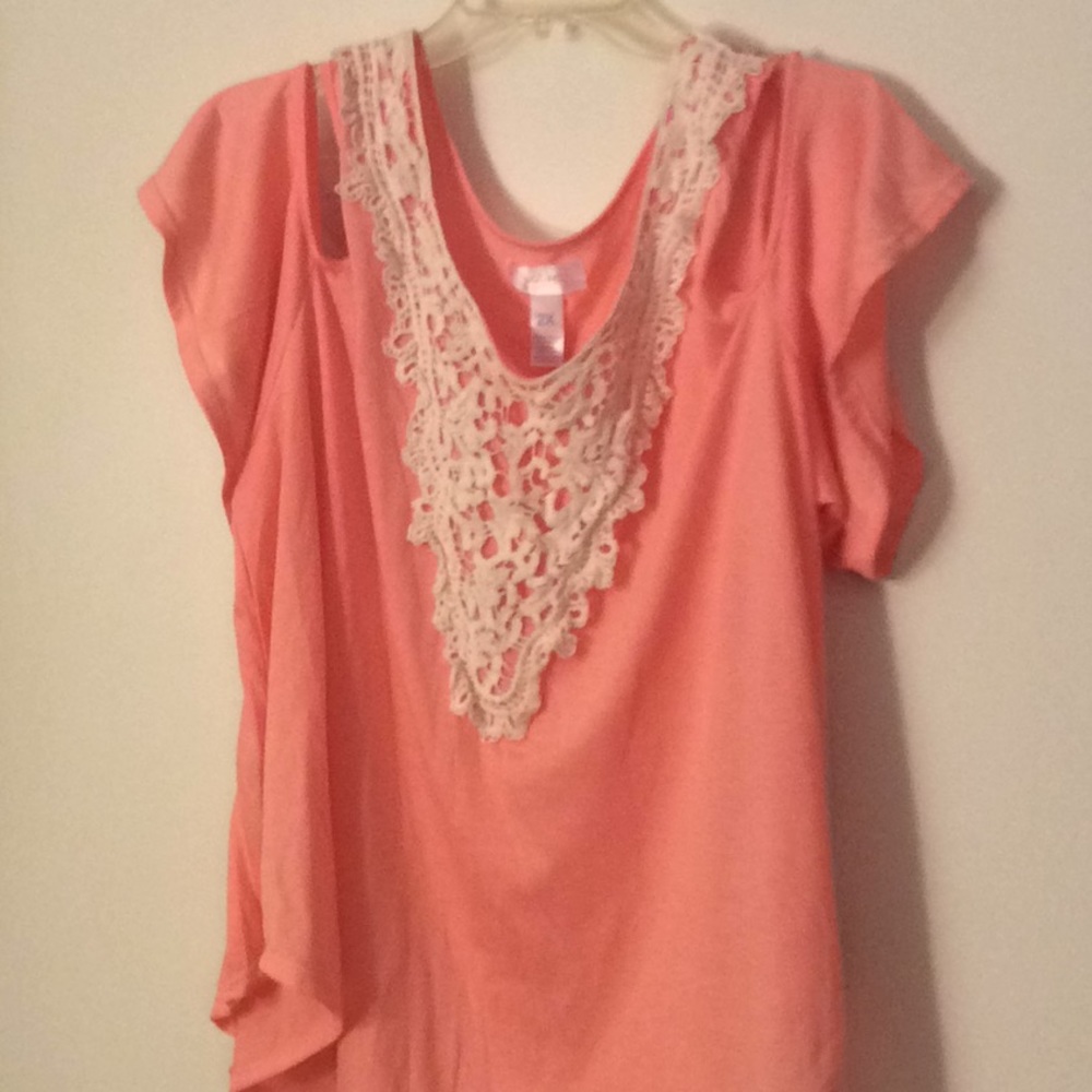 Woman’s top final price drop
